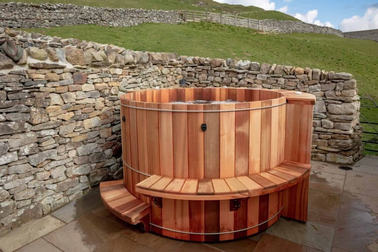 Cart hse Hot Tub