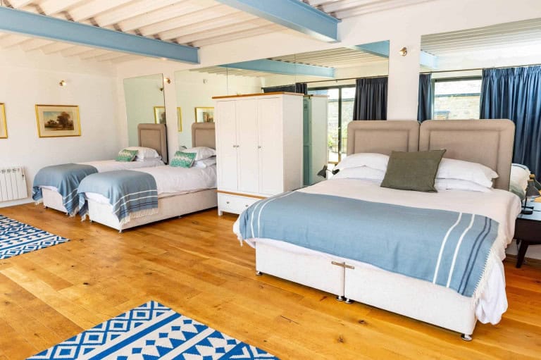 Bedroom 9 annexe - sleeping 4 in 4 singles or 2 super kings