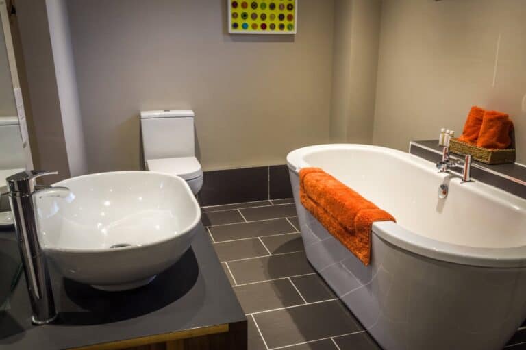 ORANGE BATHROOM BATH