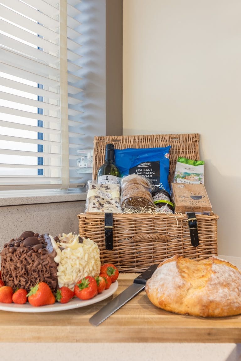 Ewelands House Hamper-5